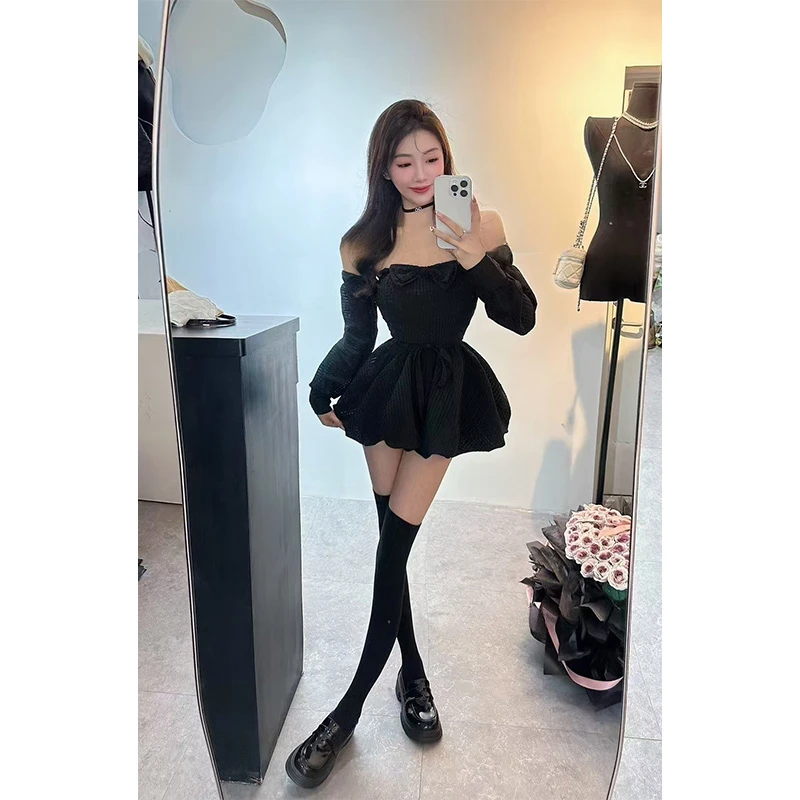 辣妹黑色一字肩长袖抹胸连衣裙女夏季2025新款法式露背A字短裙子