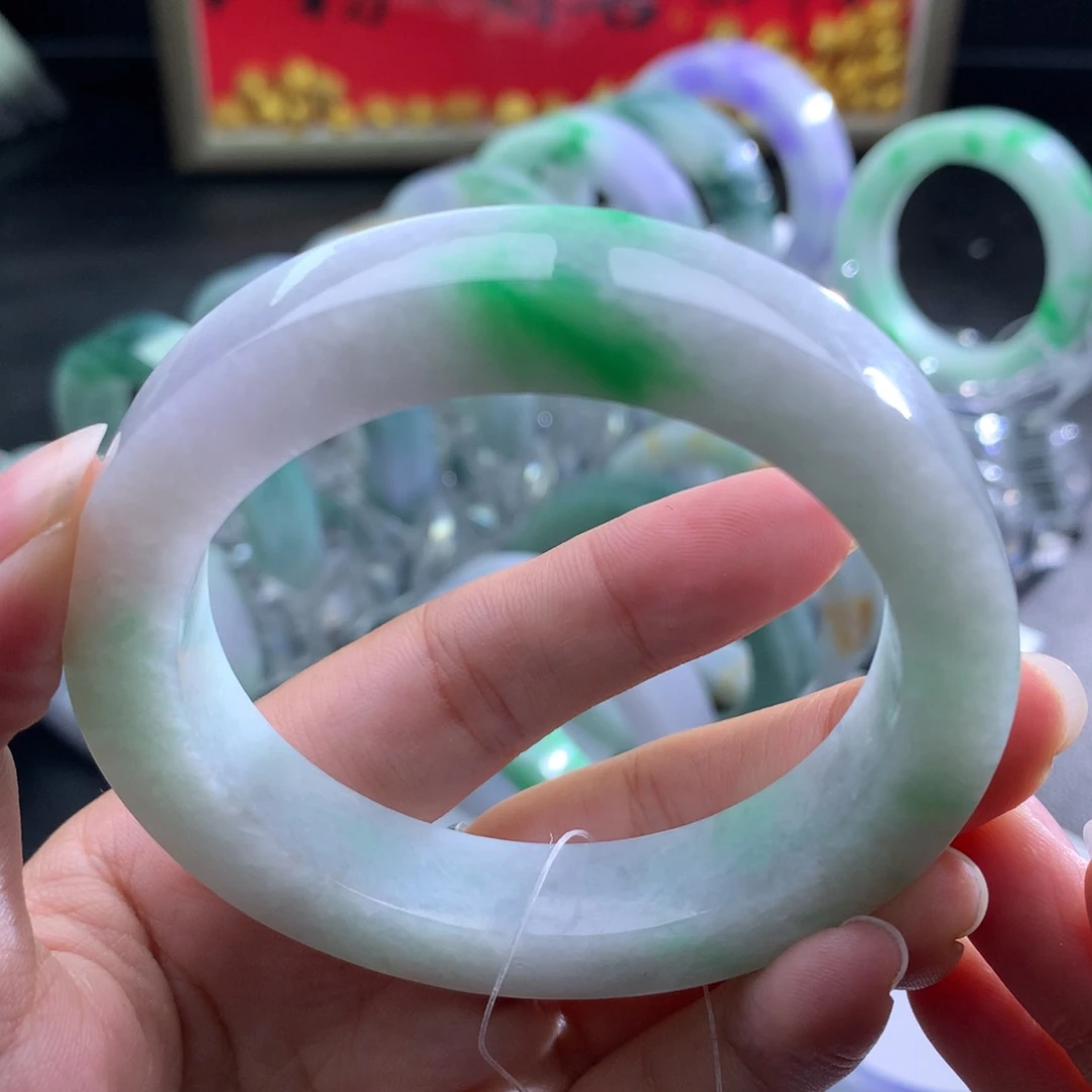 定制翡翠未镶嵌翡翠手镯