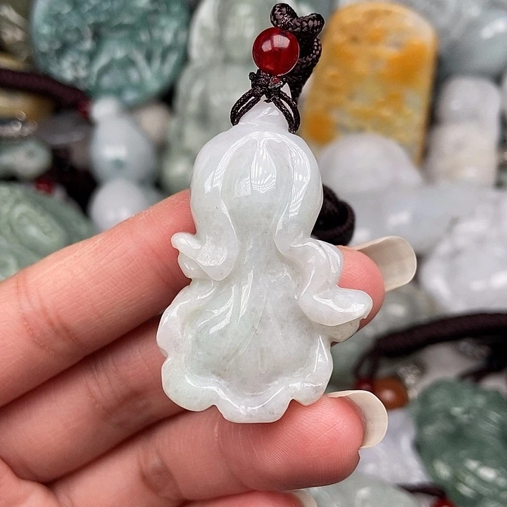 颈饰未镶嵌翡翠潇****)翡翠