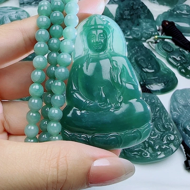 翡翠未镶嵌颈饰多样性发货天然的A货翡翠