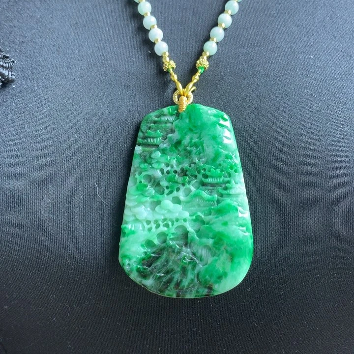 翡翠颈饰未镶嵌翡翠