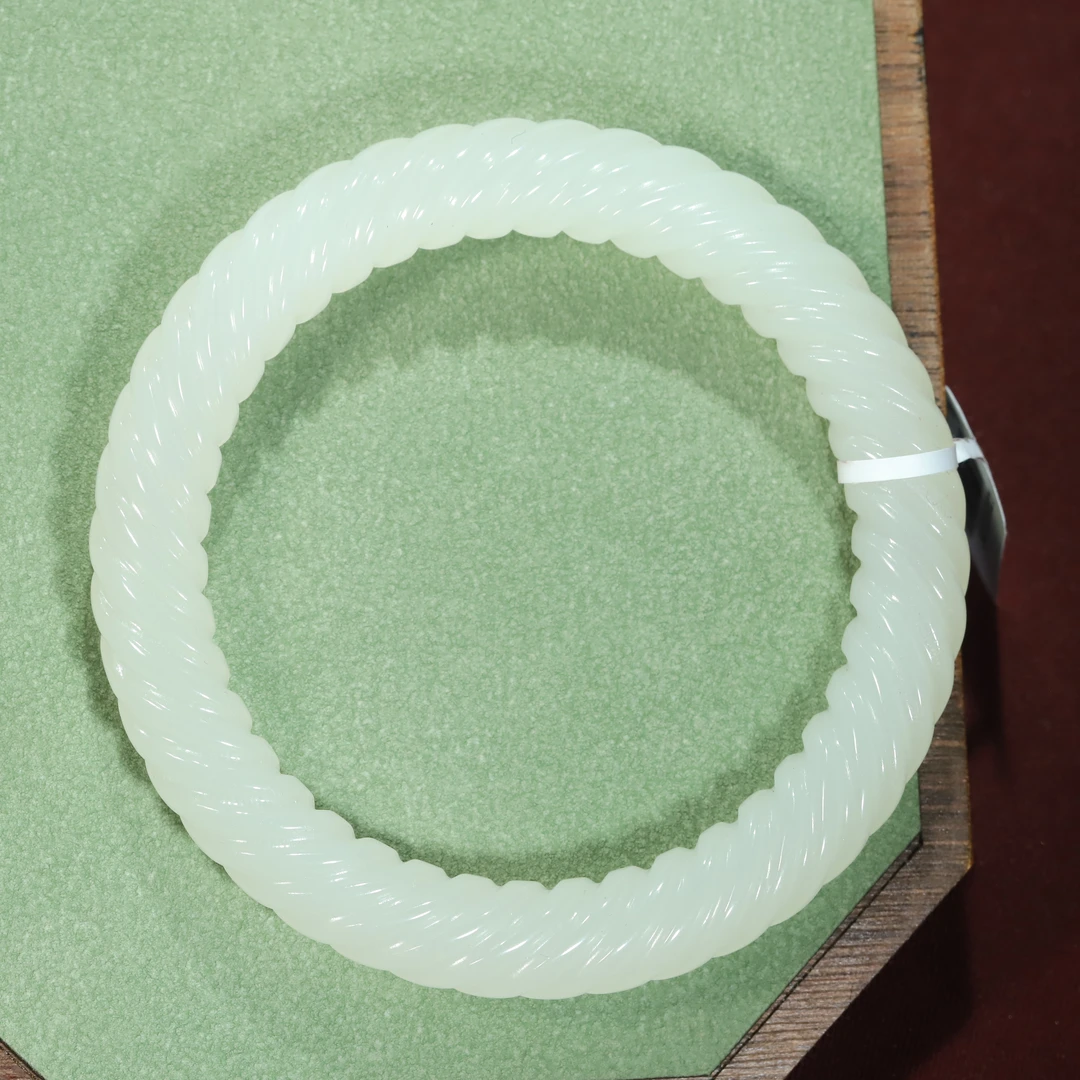 小娟珠宝】f036 新疆和田玉麻花手镯 1710 hr