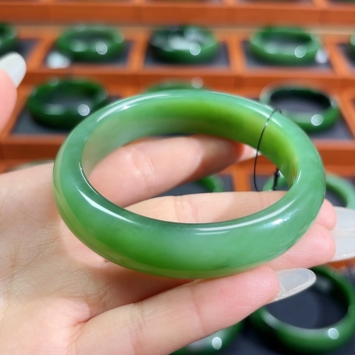 和田玉（碧玉）未镶嵌手镯粉青