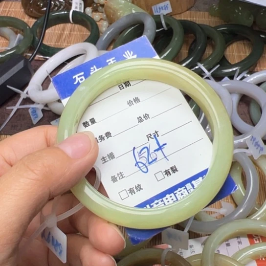 和田玉手镯未镶嵌➠****?62