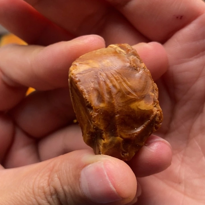 定制琥珀未镶嵌蜜蜡