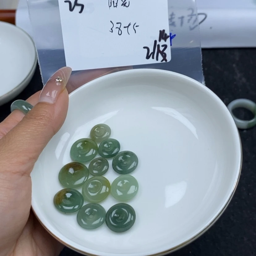 【闪购商品】翡翠颈饰未镶嵌阳*