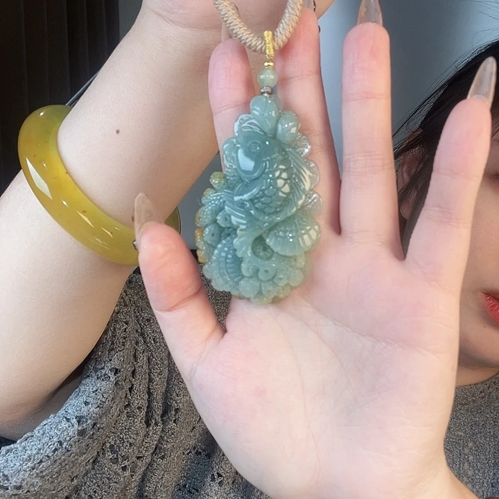 未镶嵌蛇纹石玉颈饰八*?