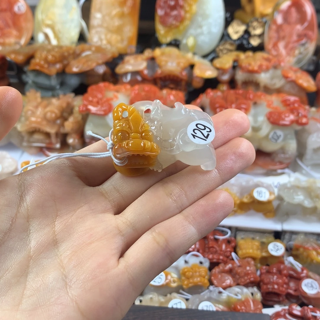 花***蘼石英质玉（黄龙玉）未镶嵌挂件