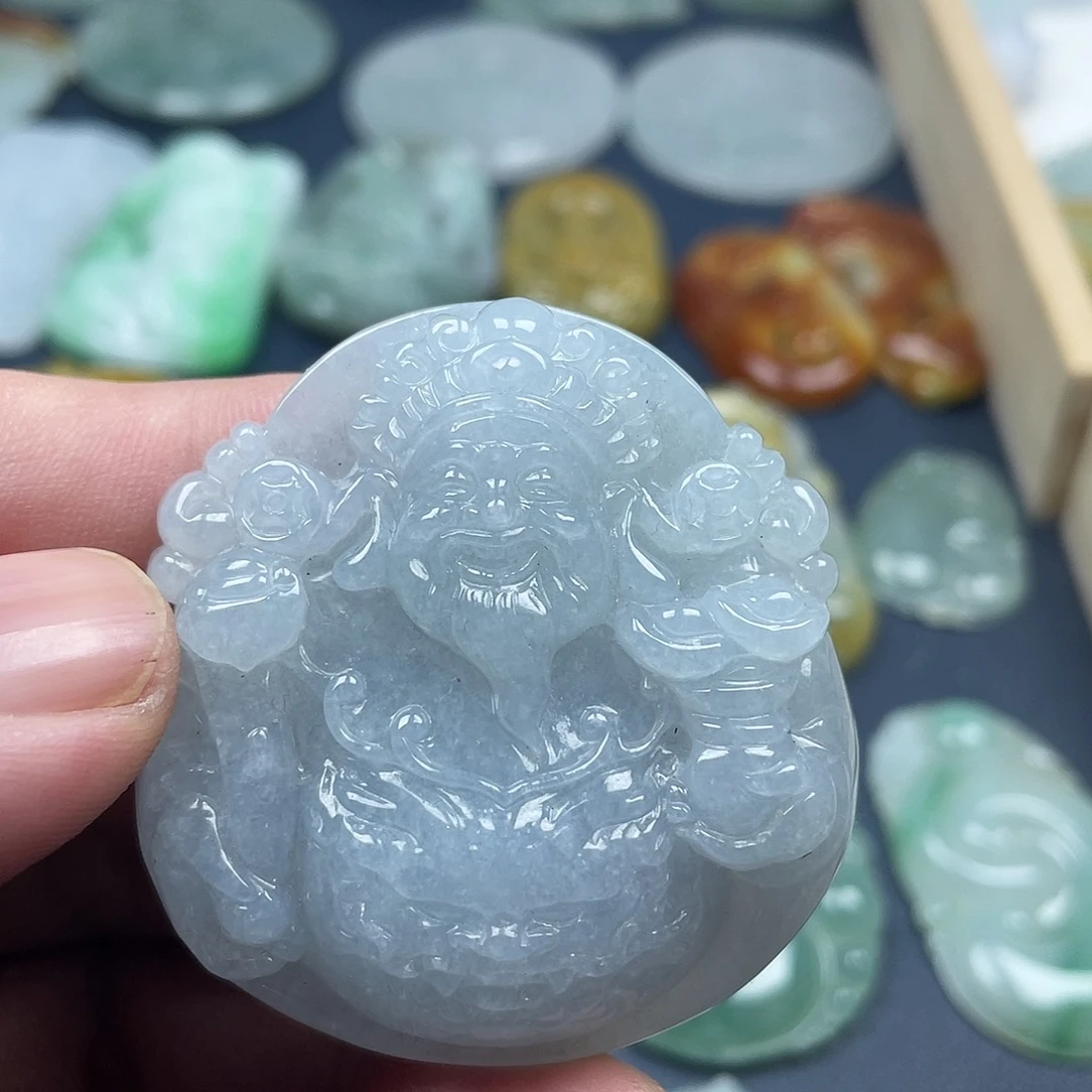 翡翠未镶嵌颈饰黄财神