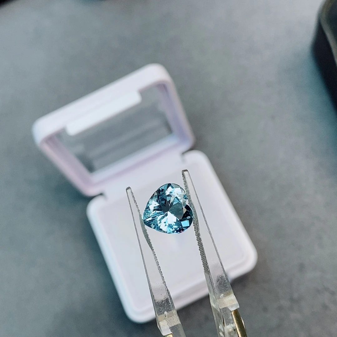 海蓝宝石笔搁未镶嵌1.87ct 圣玛利亚