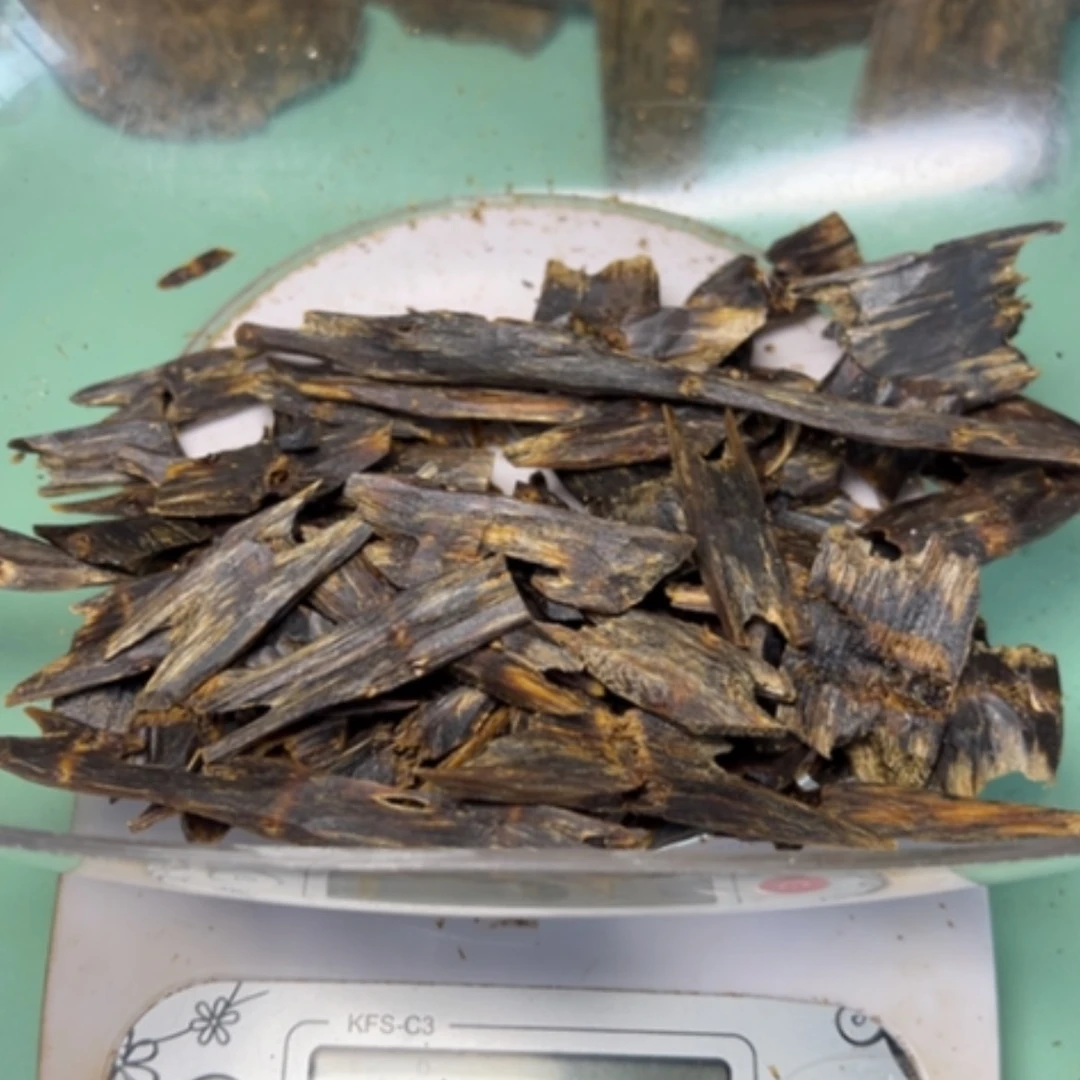 【闪购商品】树脂制品赖*陆河块料树香116克