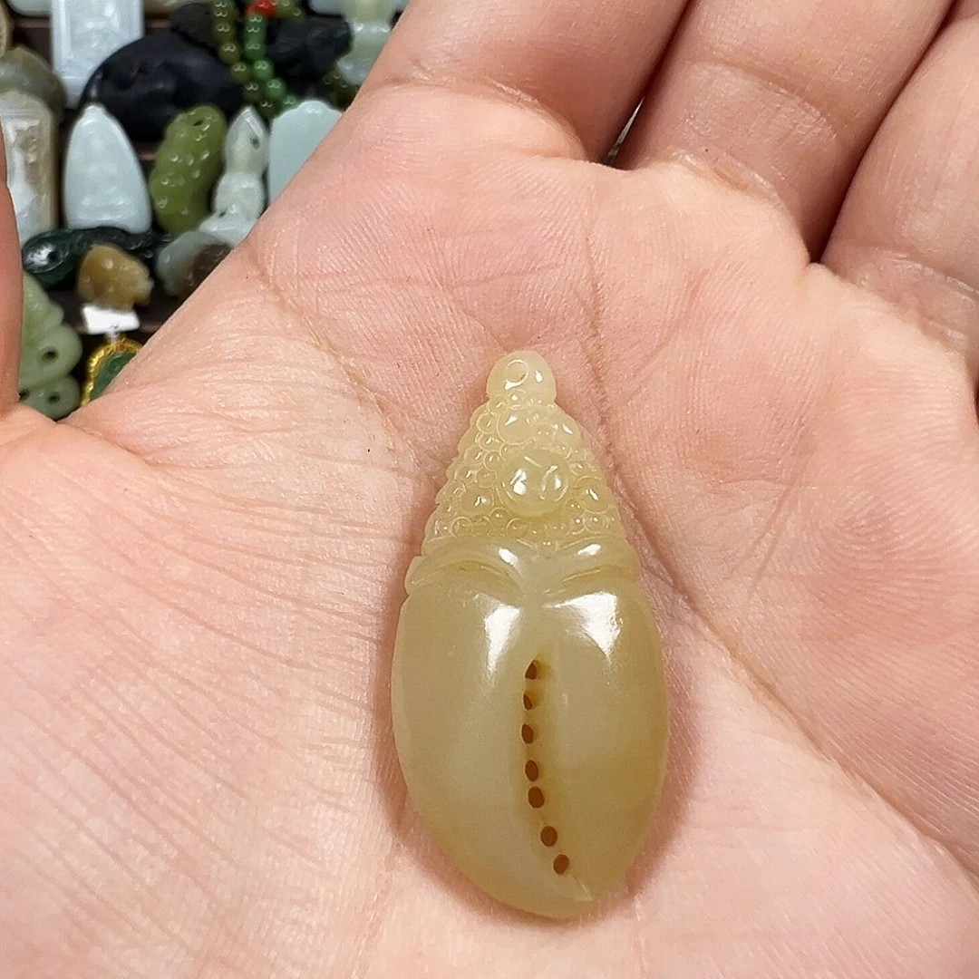糖***果和田玉未镶嵌颈饰