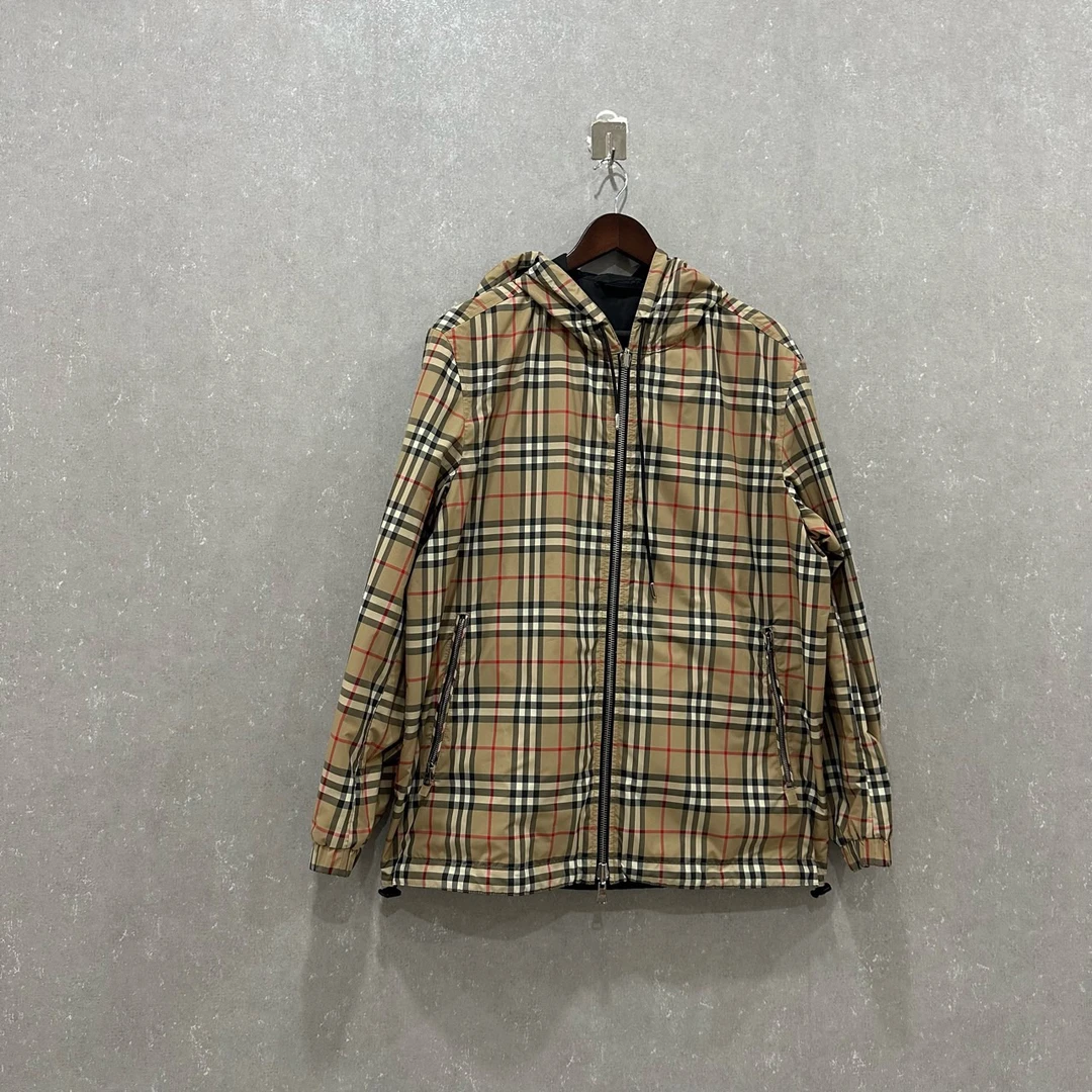 99新 BURBERRY/博柏利 经典双面两穿格纹拉链连帽夹克M码/003581
