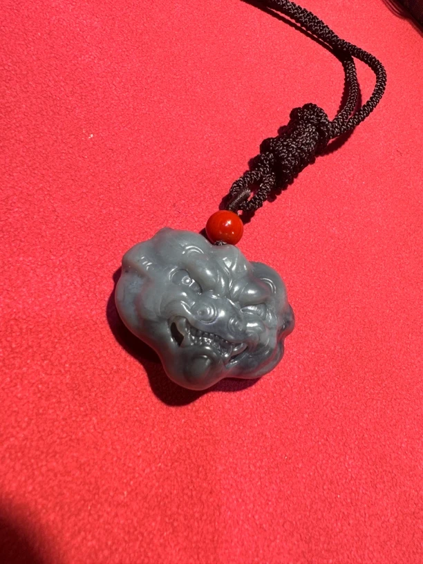 新疆和田玉青花寿面