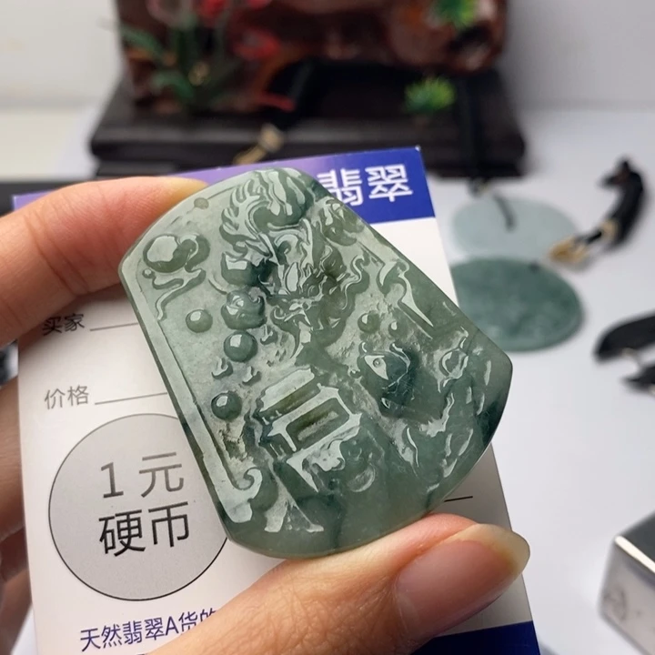 翡翠未镶嵌颈饰翡翠