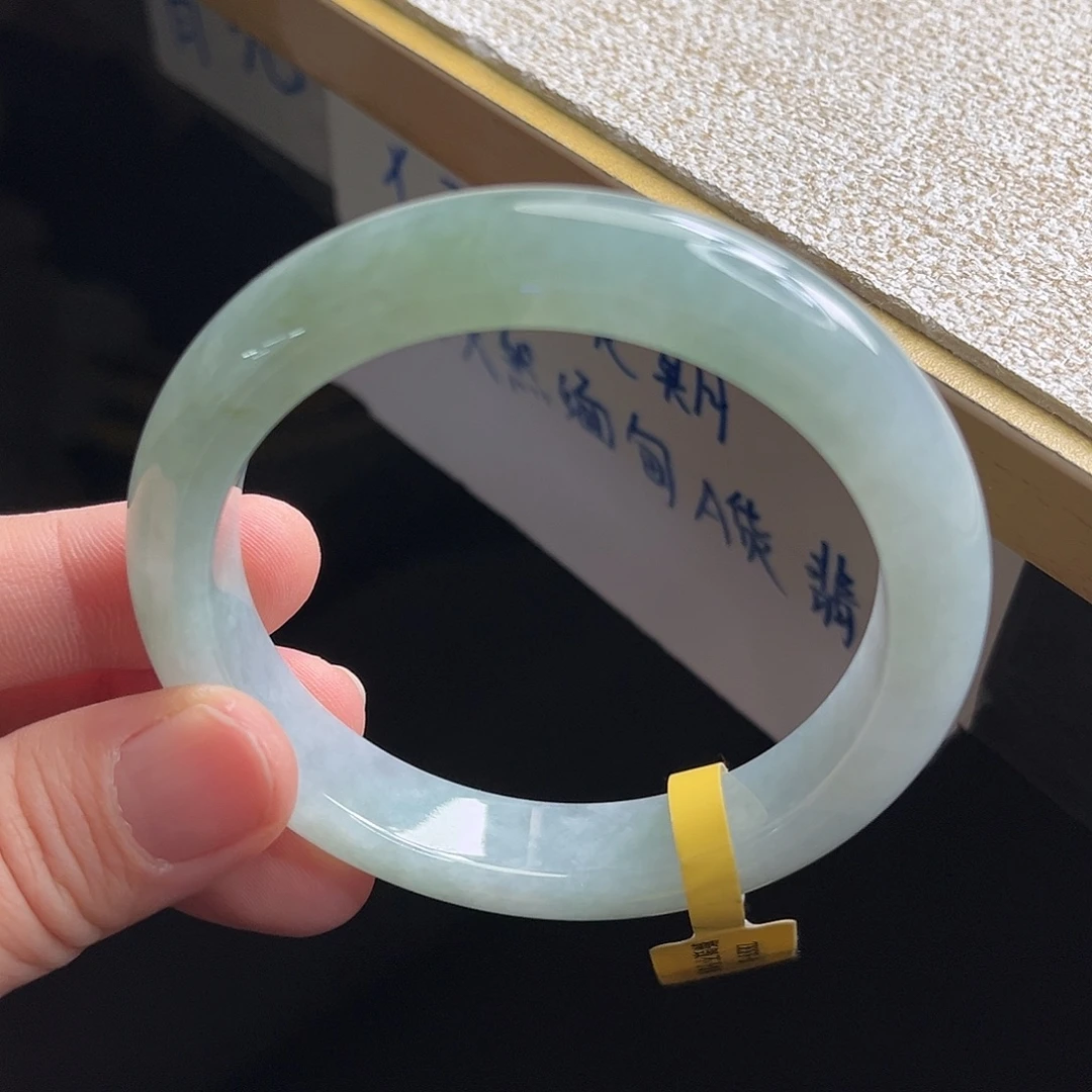 翡翠未镶嵌手镯手镯