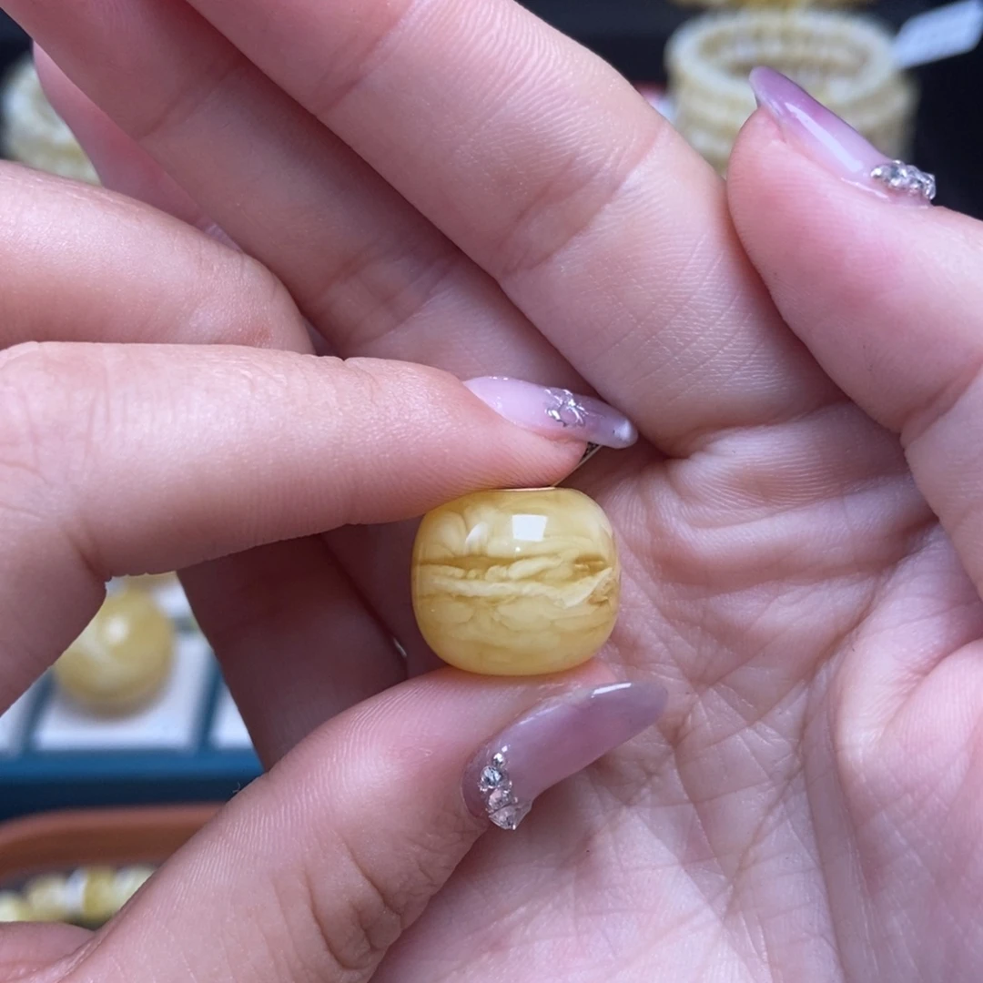 蜜蜡未镶嵌珠宝奇石15.4*13.4mm