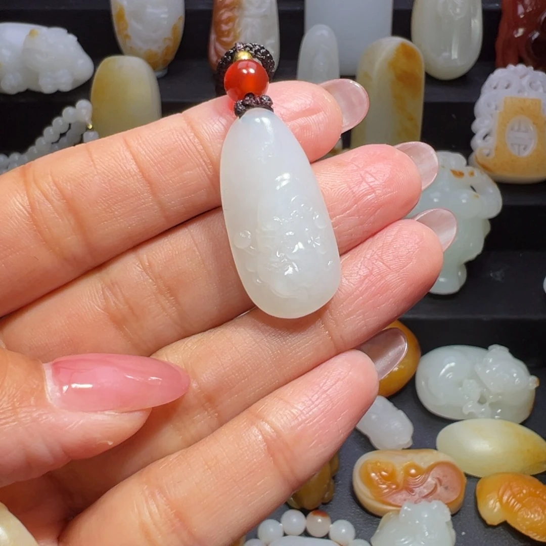 和田玉颈饰未镶嵌微*