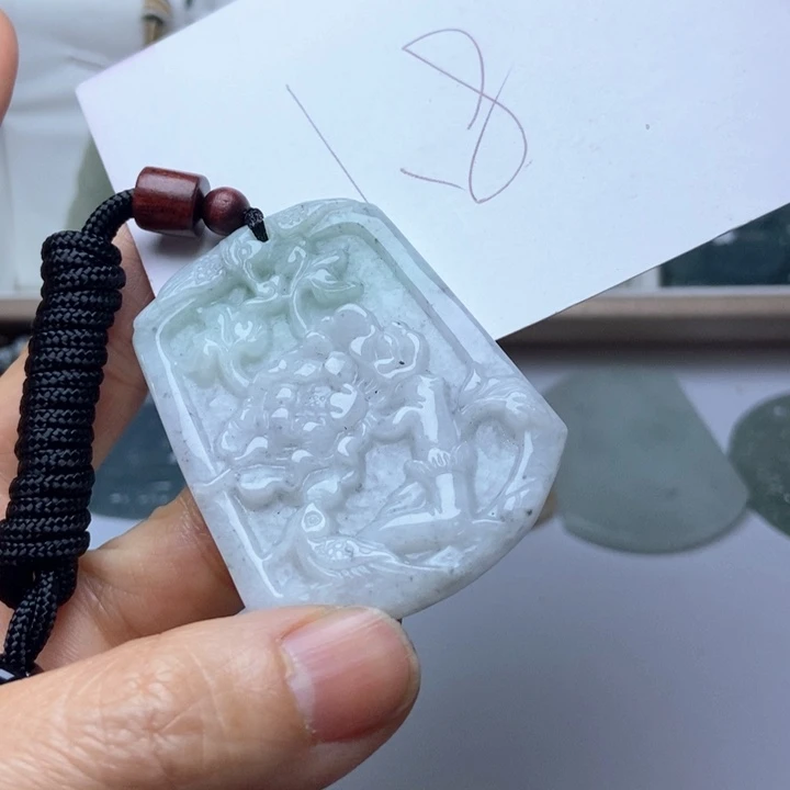 佳***儿翡翠未镶嵌颈饰翡翠