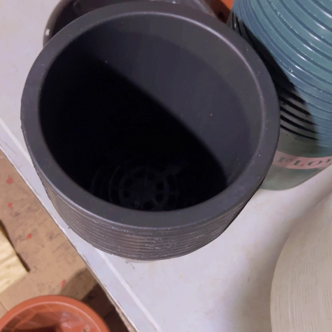 塑料18公分黑兰花盆20个 