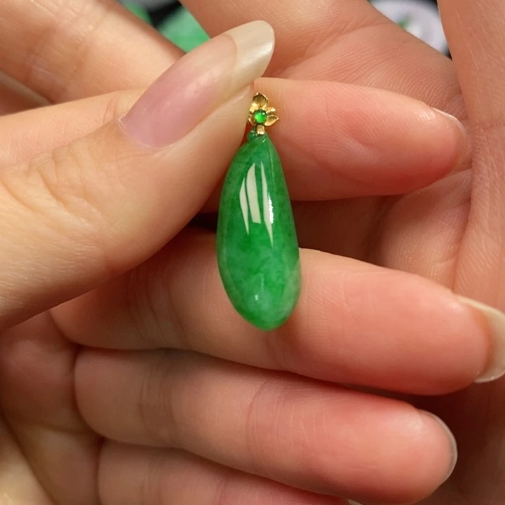 颈饰未镶嵌翡翠吊坠