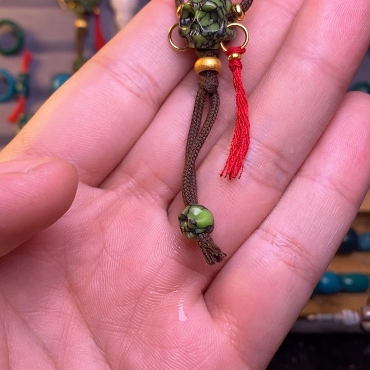 十***丶颈饰琉璃网花骷髅三通一套