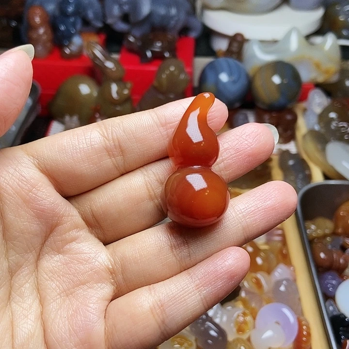 未镶嵌颈饰玛瑙/玉髓农*