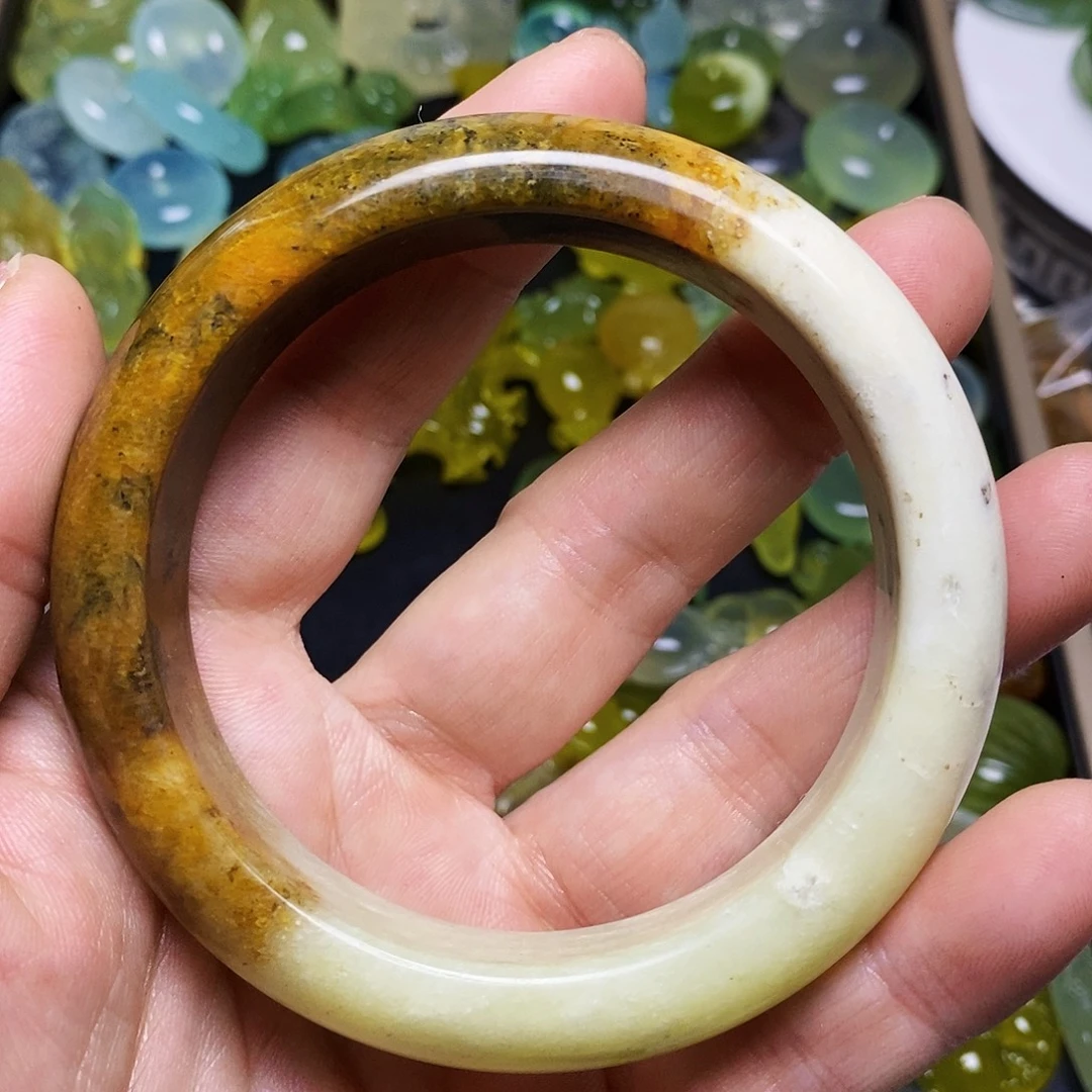 爱***新蛇纹石玉未镶嵌颈饰