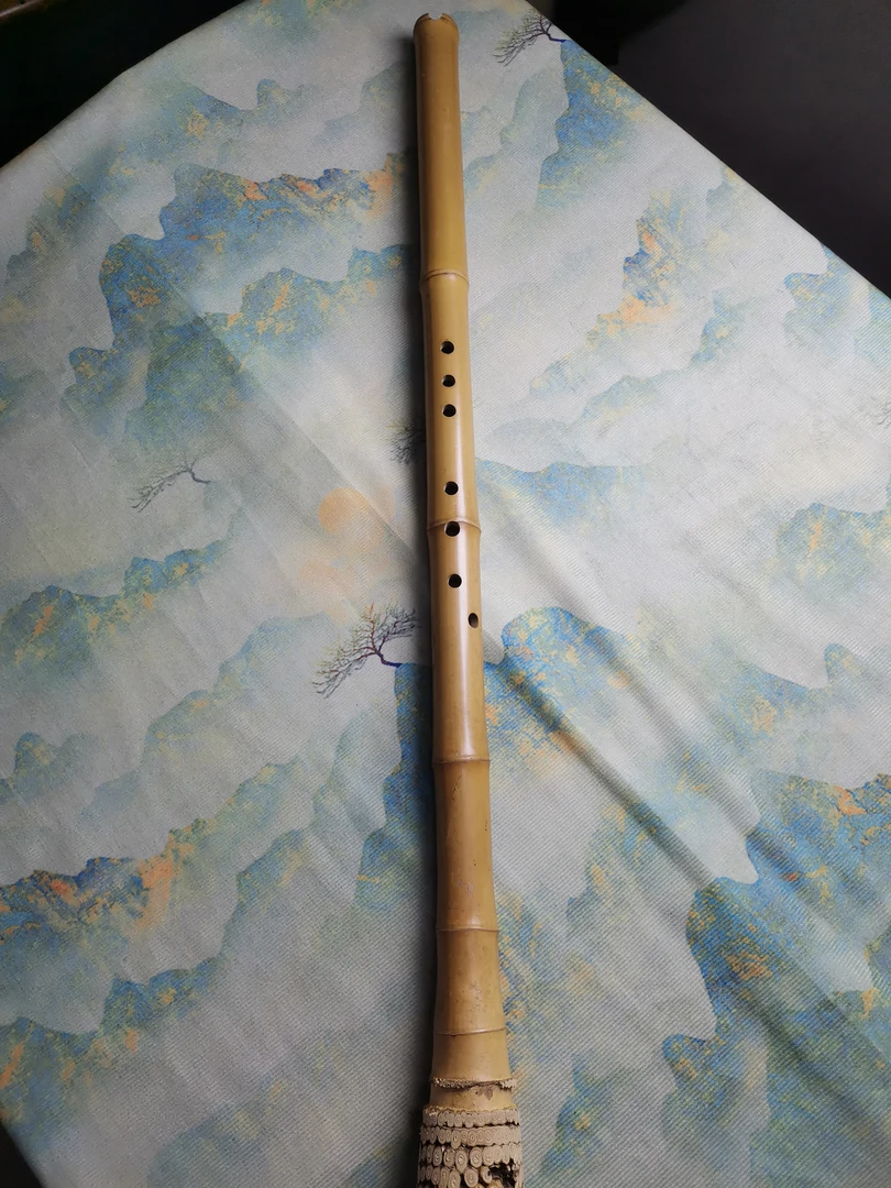 精品广桂反手G调南箫，音准音色好，十目九节，品相好，根珠粗壮饱满。