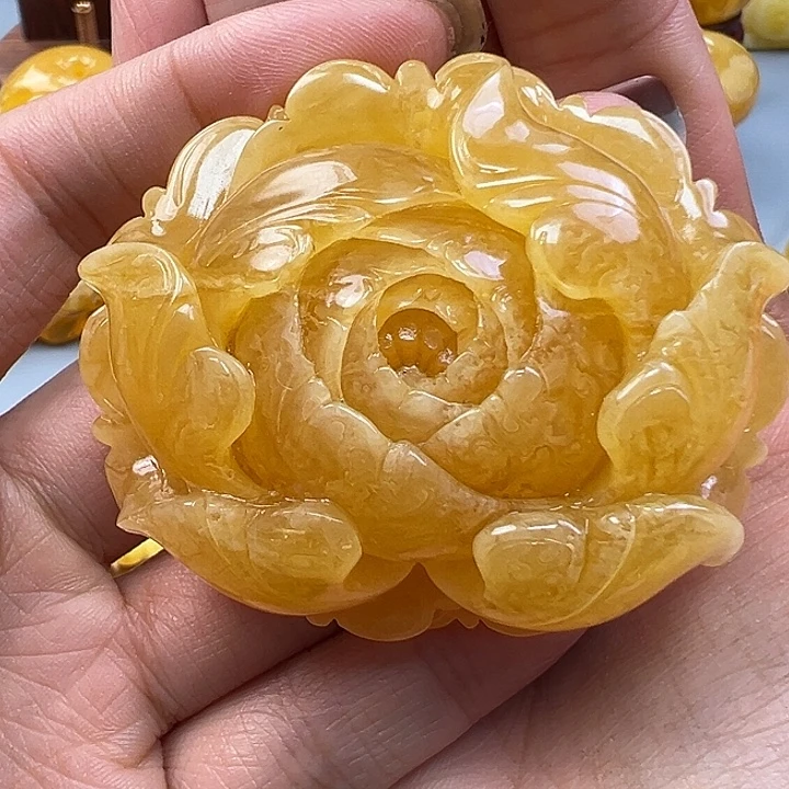 蜜蜡未镶嵌珠宝奇石