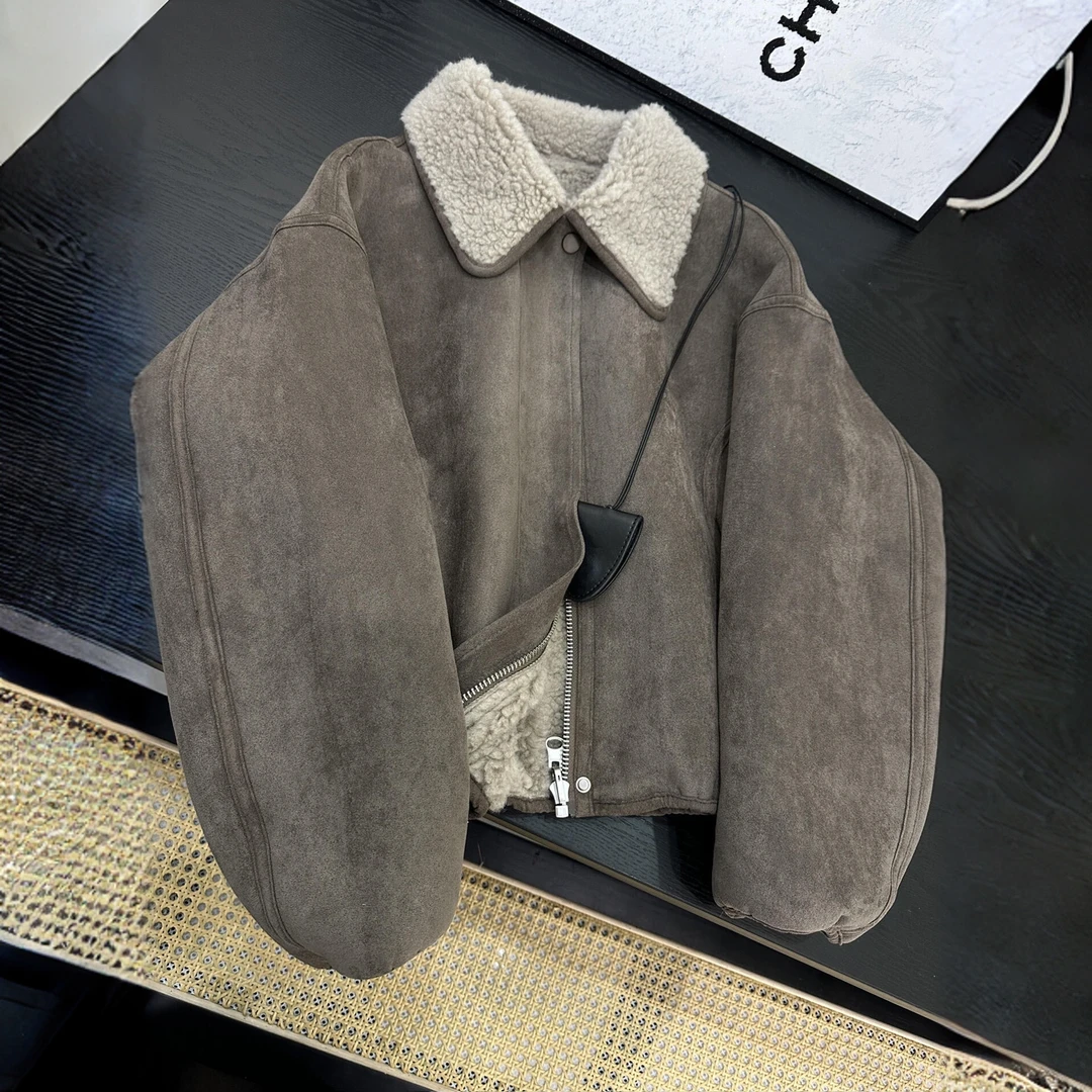 2025新款麂皮绒外套韩系羊羔毛皮毛一体短款机车服皮衣女冬小个子