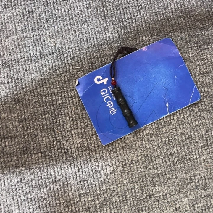 和田玉未镶嵌颈饰乡*