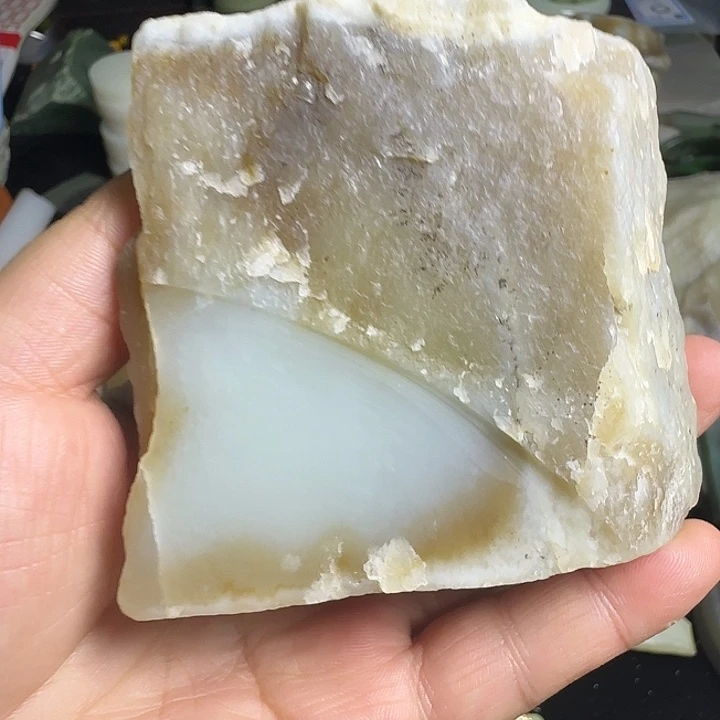 走***浪和田玉（糖玉）未镶嵌珠宝半成品