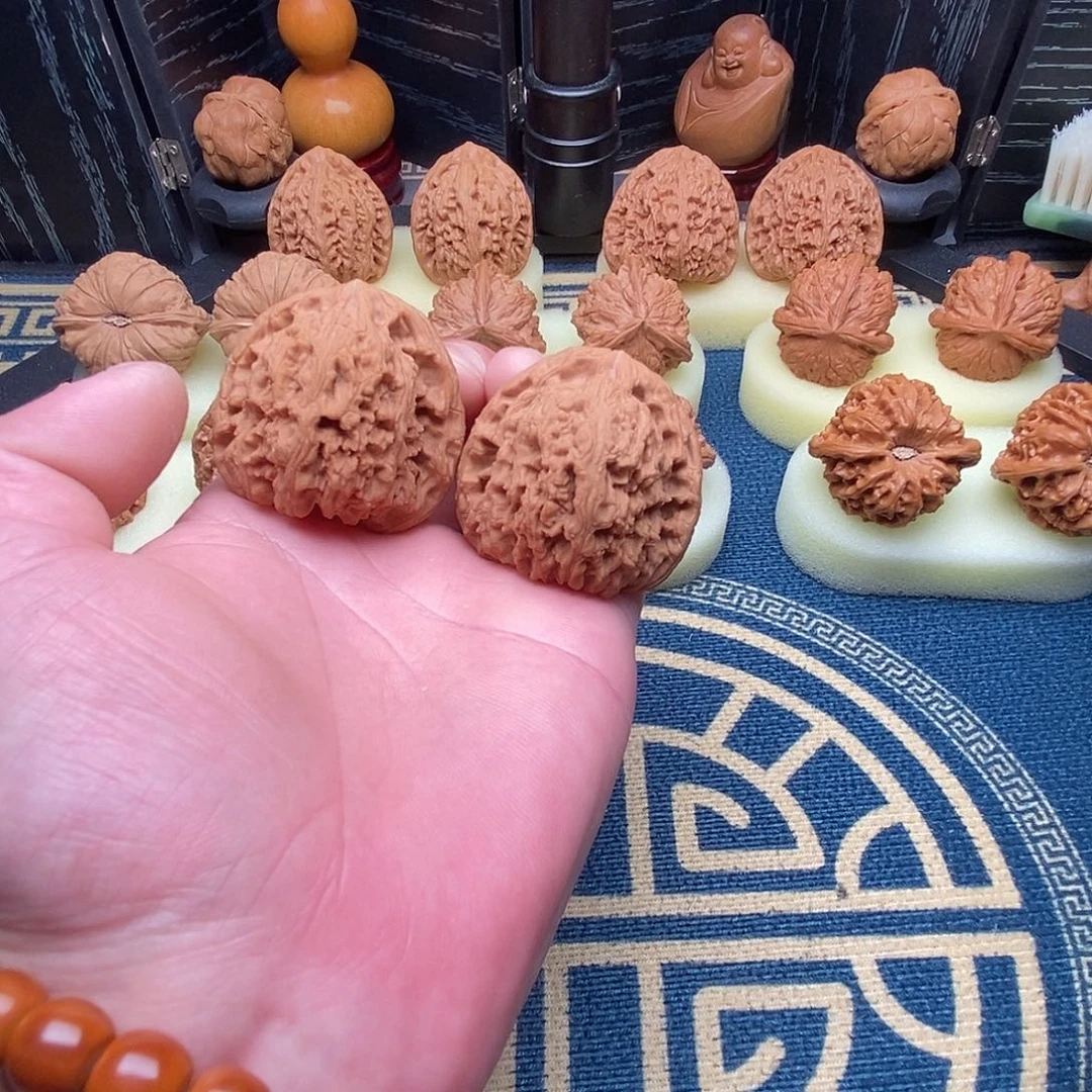 文玩核桃吊坠南疆石44尺三角