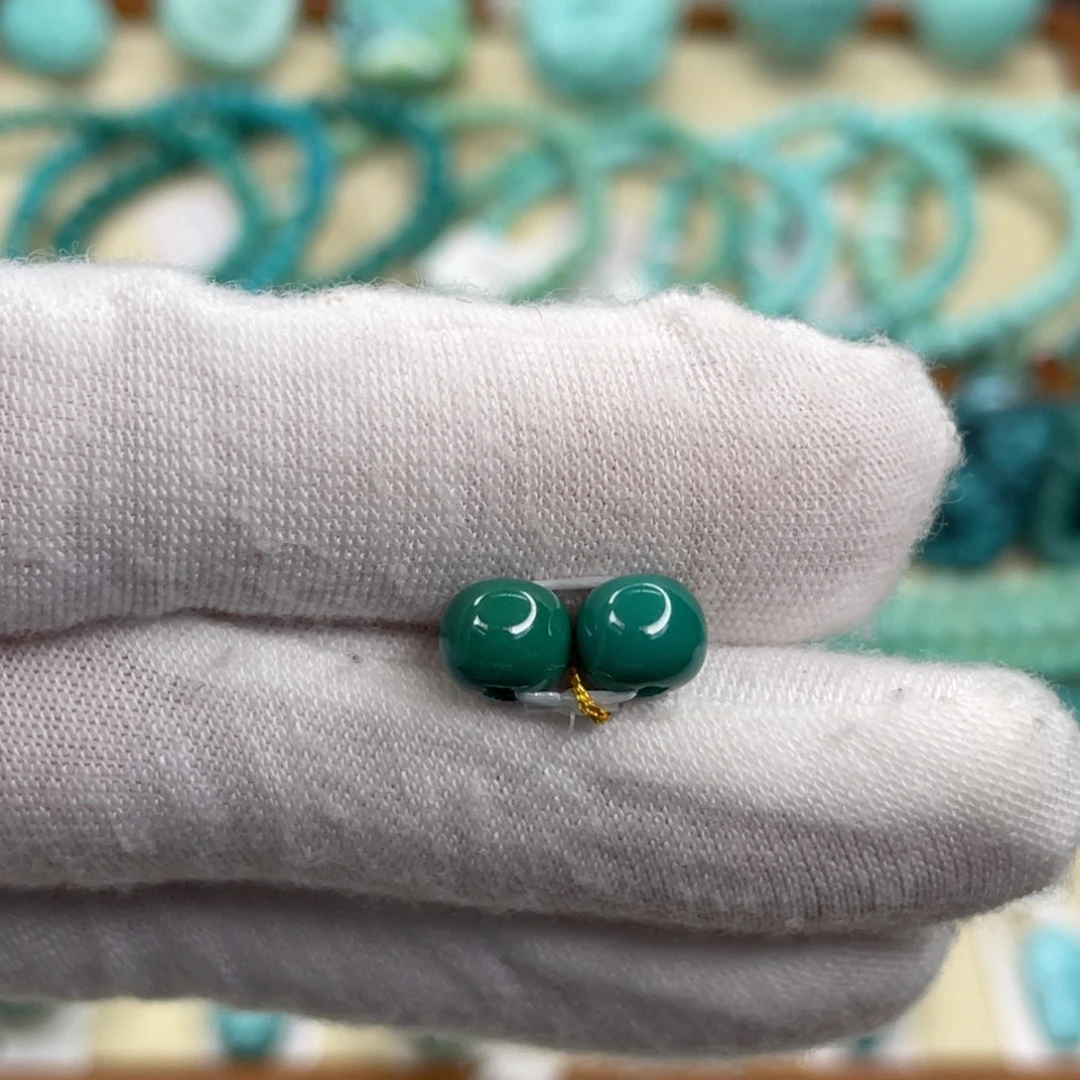 绿松石未镶嵌颈饰