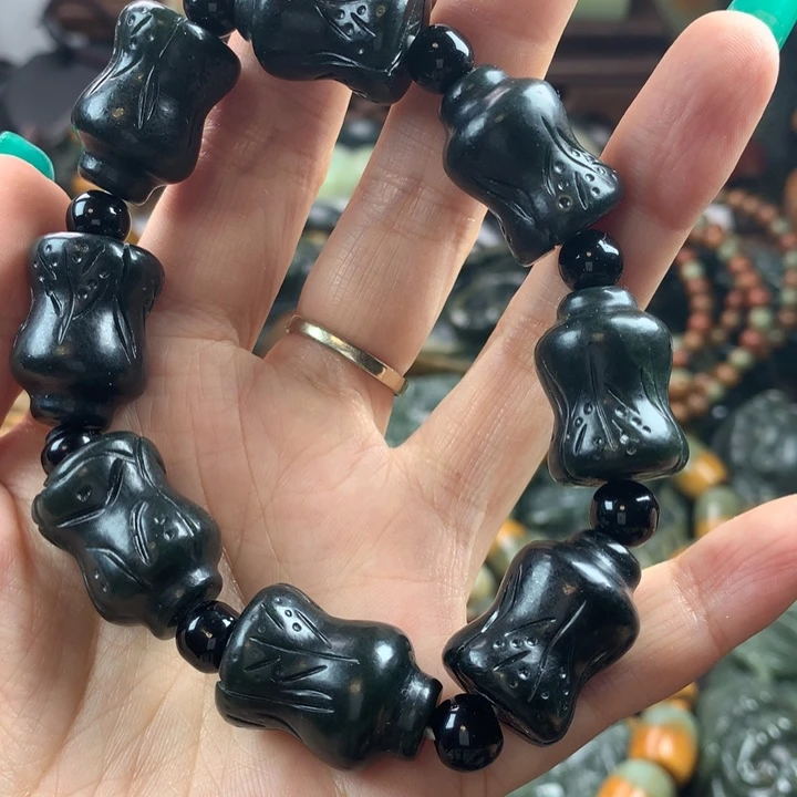 岫岩河磨玉（透闪石质玉）把件未镶嵌