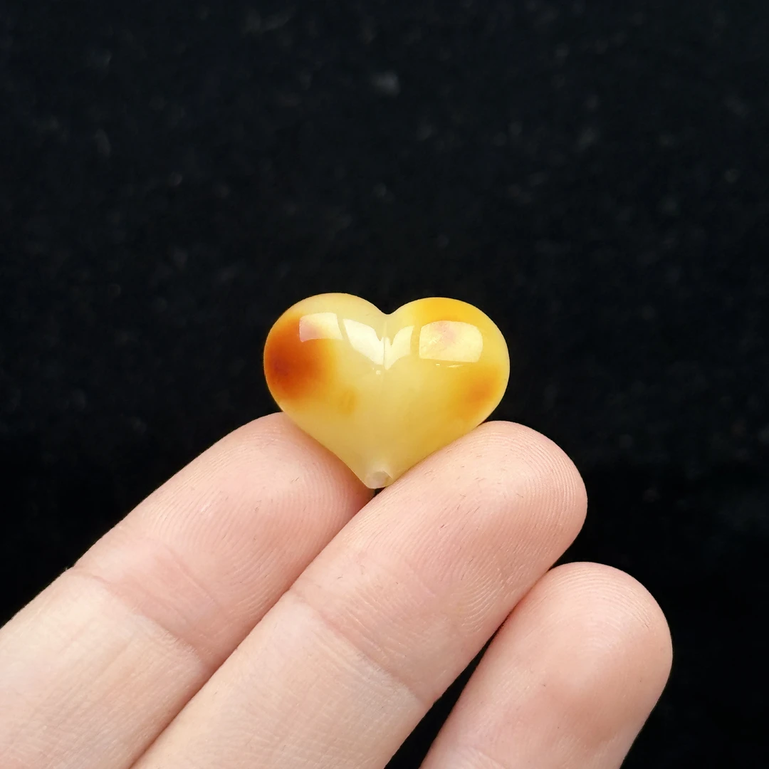 K7894天然原矿蜜蜡 爱心 18.6*14.6mm支持复检假一罚十