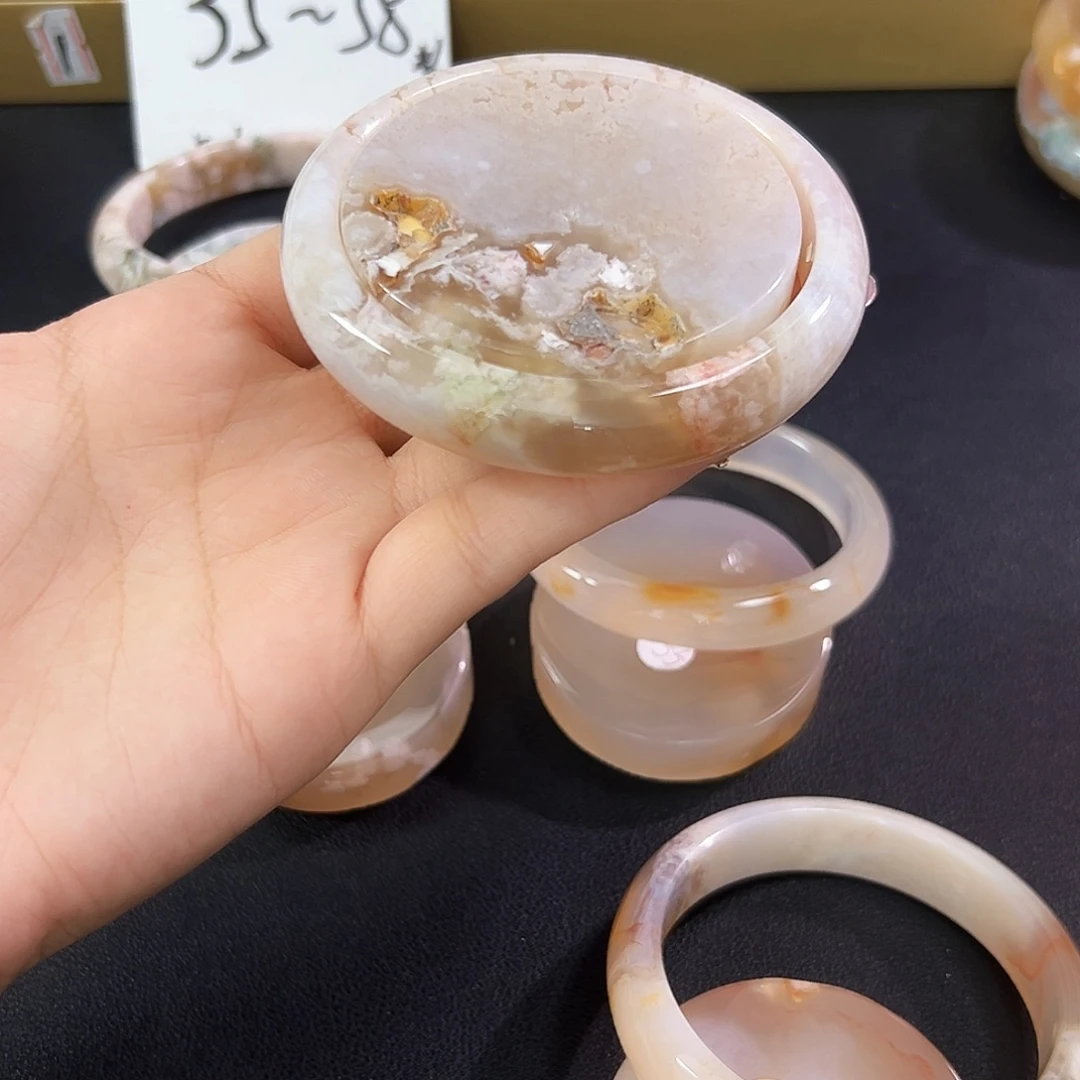 多***梅玛瑙/玉髓未镶嵌手镯60