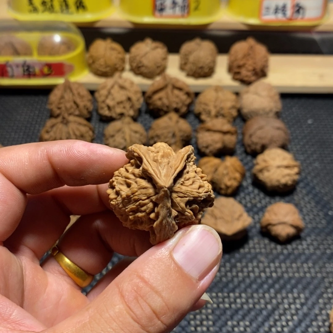 o***哥文玩核桃吊坠异形