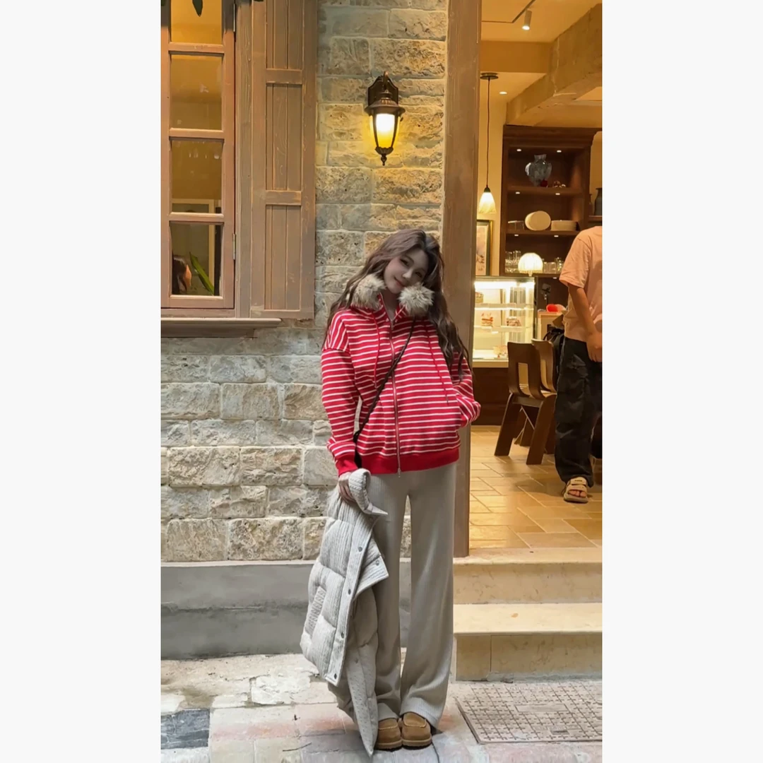 BOXUE“枫糖”2025秋冬条纹连帽貉子毛领轻奢 外套#250923W5170