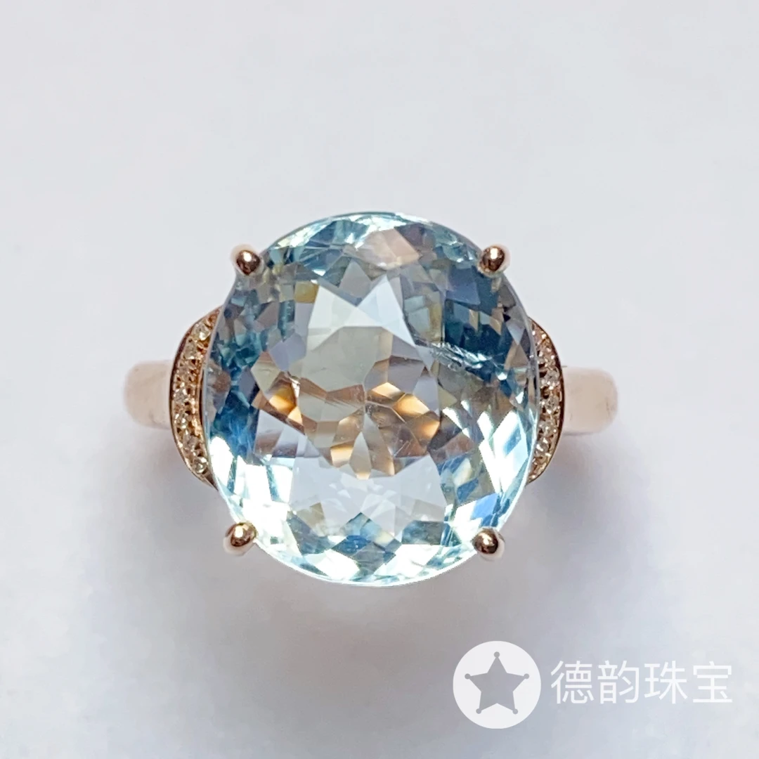 18K金镶嵌海蓝宝石戒指