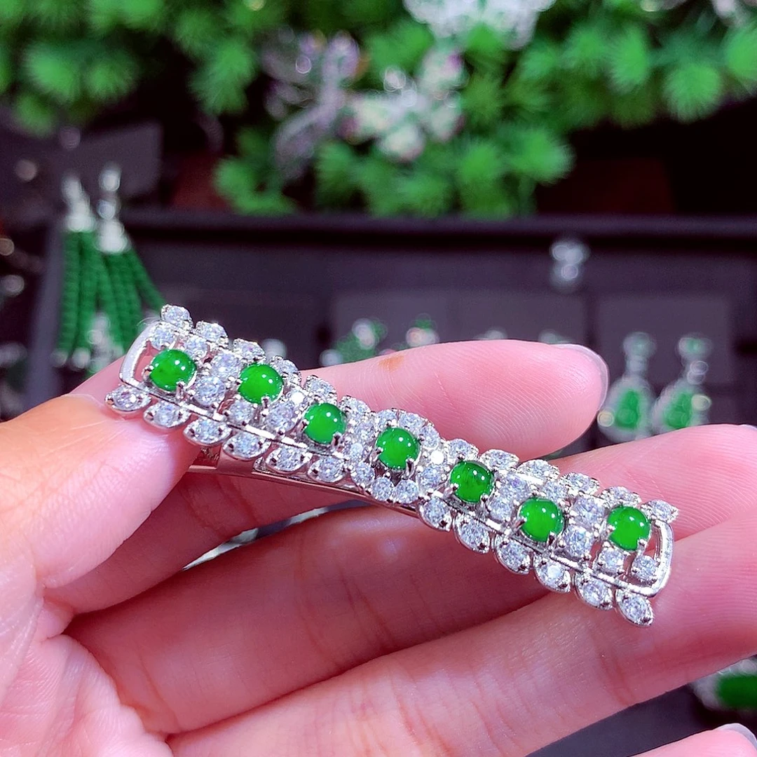 颈饰未镶嵌翡翠天然