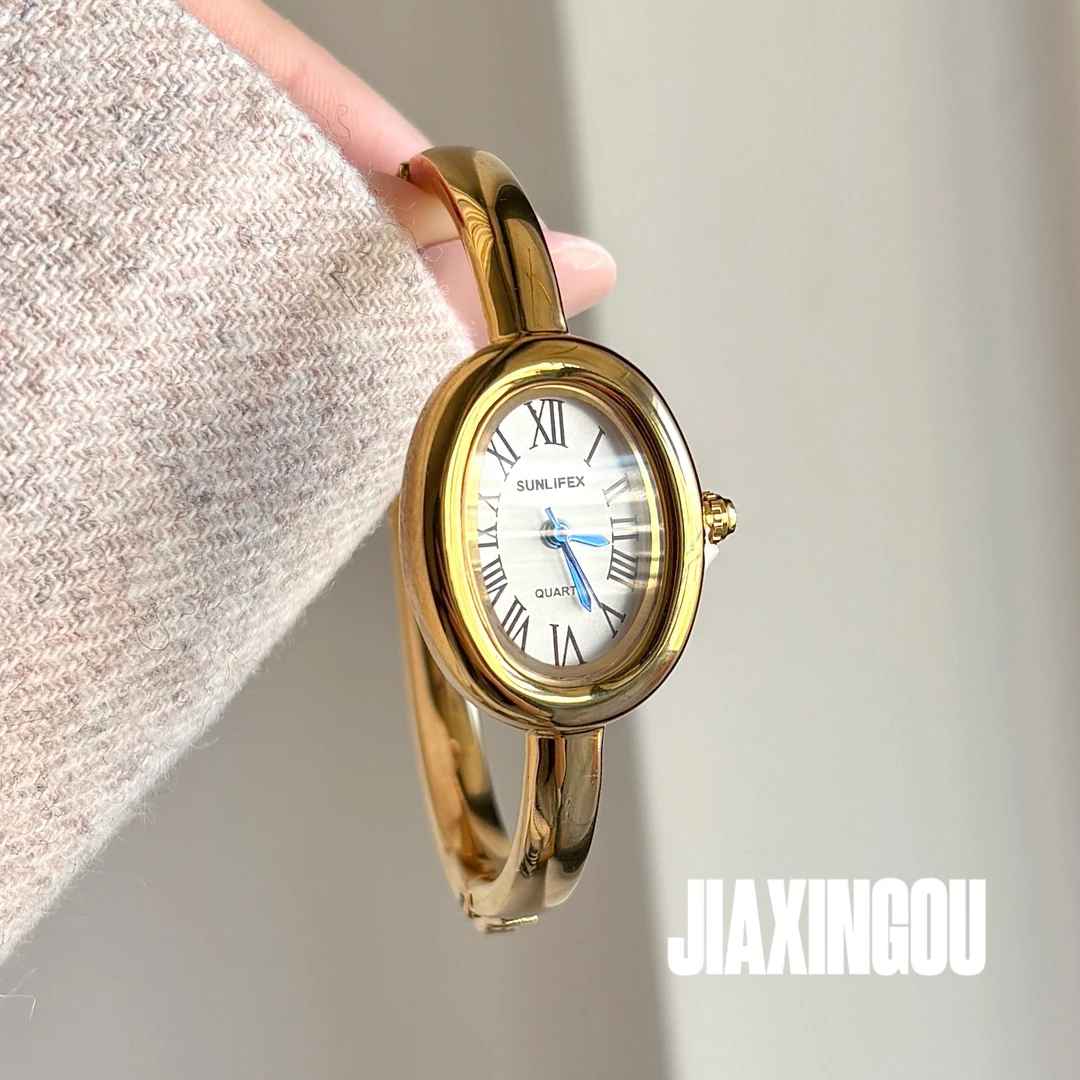夹心狗  《小金镯》秋冬氛围感百搭气质小众高级感女士石英手表39
