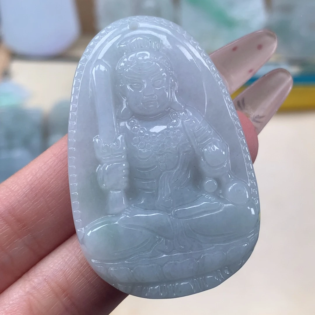 翡翠未镶嵌颈饰不动明王吊坠