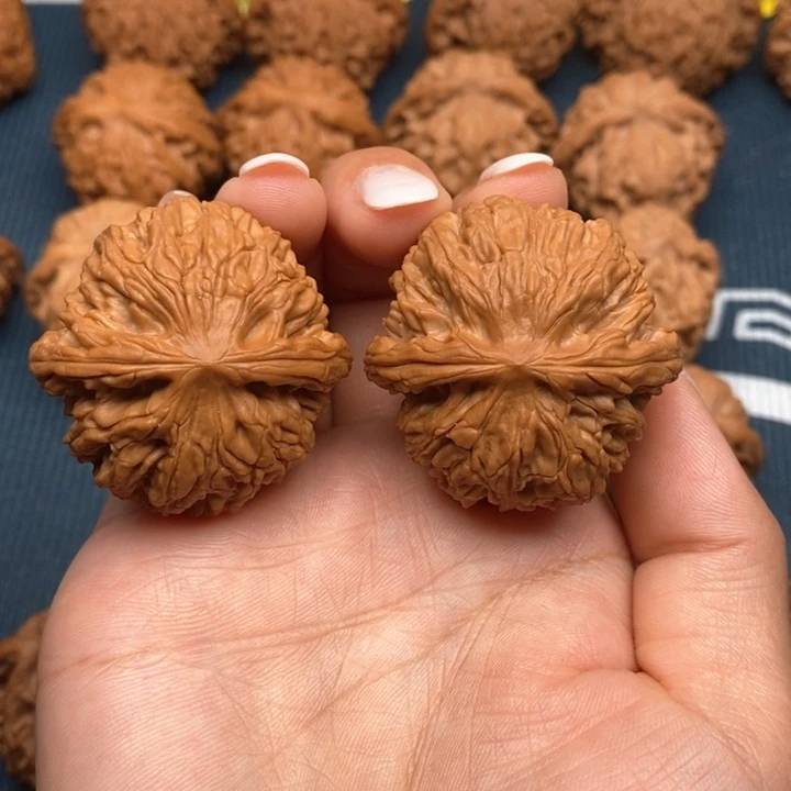 文玩核桃吊坠女娲石40