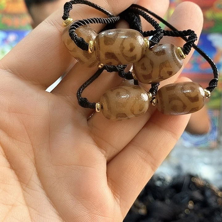 未镶嵌颈饰玛瑙/玉髓13多样性发其一