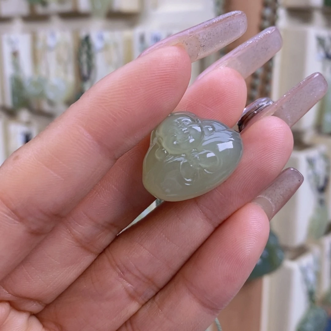 默***X和田玉未镶嵌颈饰