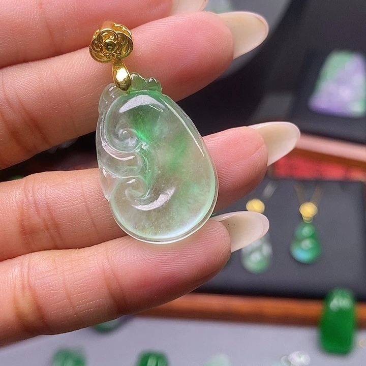 吊坠(赠链)未镶嵌翡翠