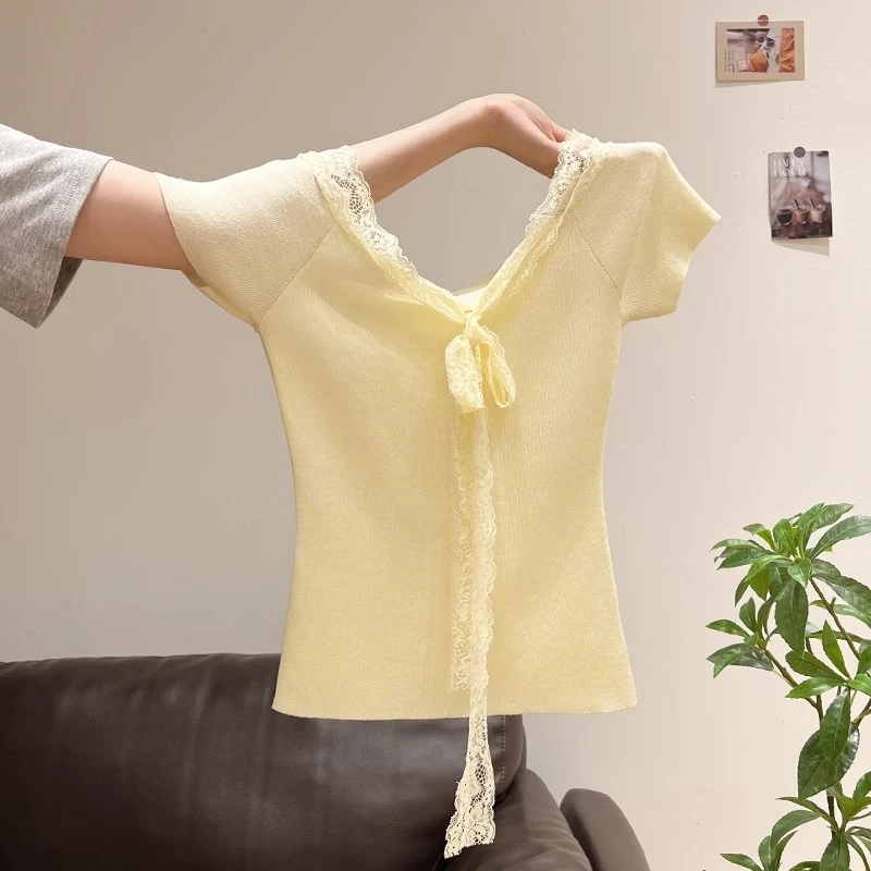 黄色V领蕾丝花边系带短袖针织衫女夏季新款设计感正肩修身t恤上衣