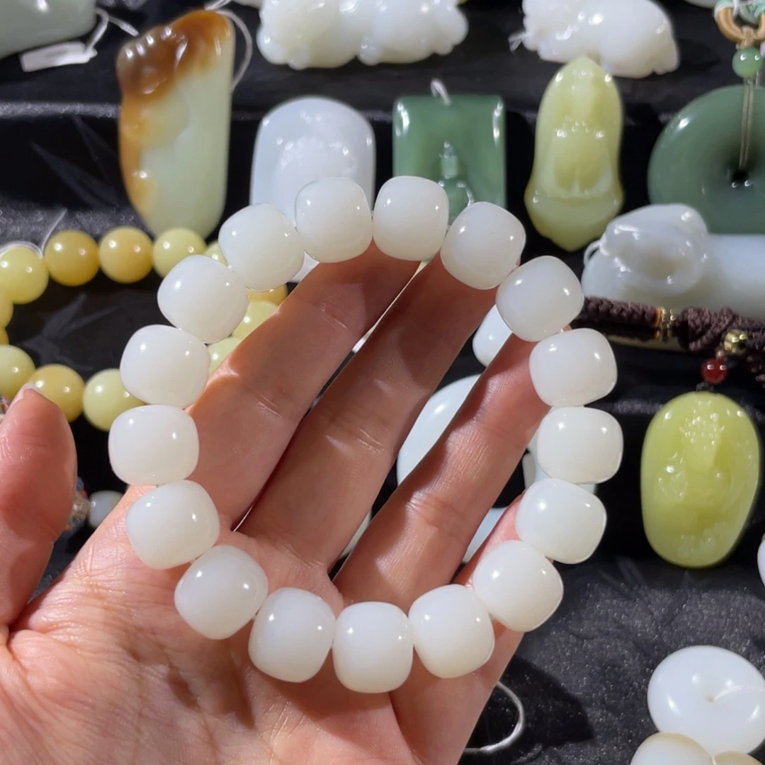 和田玉未镶嵌颈饰手串